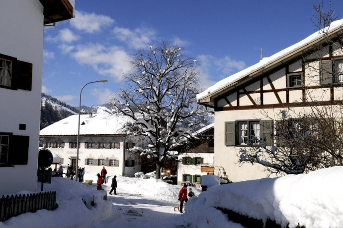 Der Dorfplatz von Fideris Der Dorfplatz von Fideris