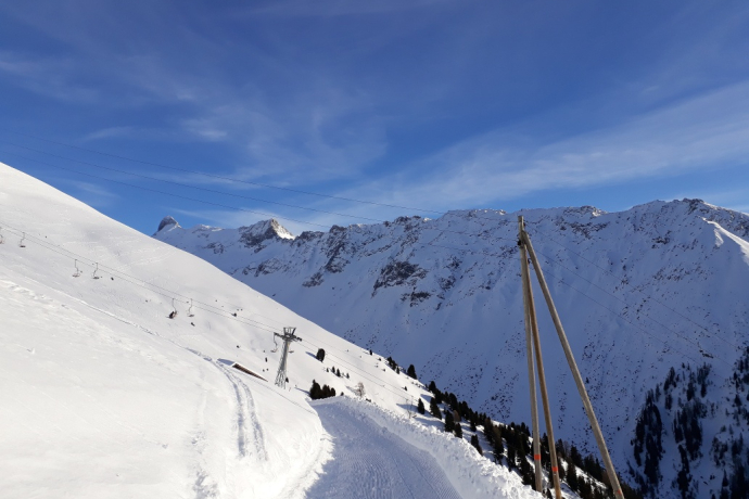 Randonnée hivernale restaurant d'altitude La Diala - Snow Hill (oua_57271367_image)