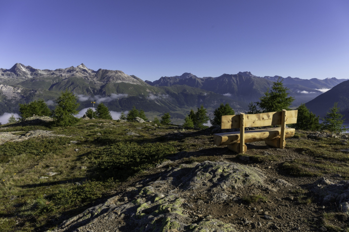 Bänkli beim Aussichtspunkt Muottas da Schlarigna