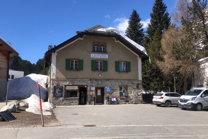 Lebensmittelgeschäft in der alten Latteria Maloja (oua_57966036_image) Lebensmittelgeschäft in der alten Latteria Maloja (oua_57966036_image)