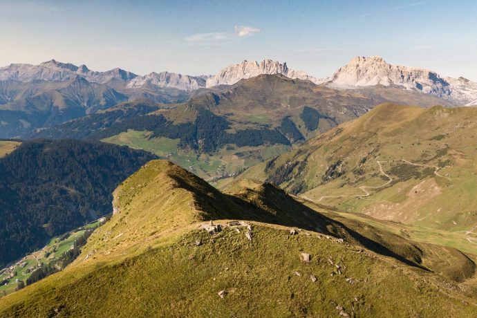 Percorso Prättigauer Höhenweg sul Jägglischhorn con vista verso St. Antönien