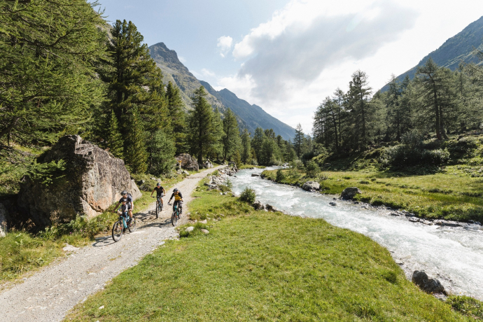Biker im Val Bever