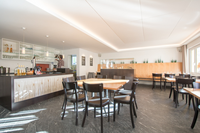 frisches Ambiente in der Gaststube