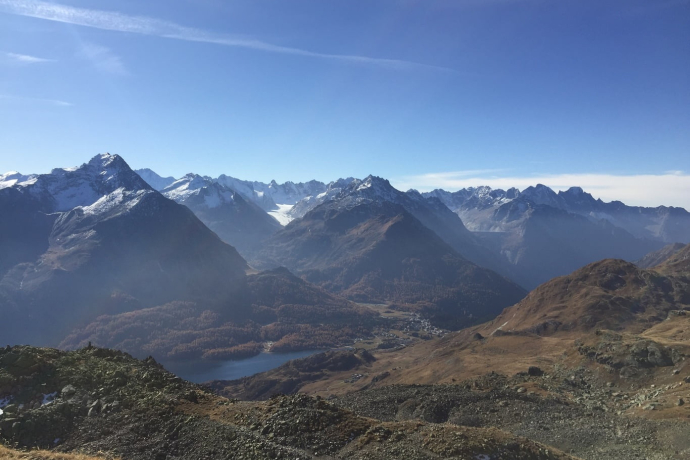 Aussicht von der Fuorcla Grevasalvas Richtung Engadin und Bergell