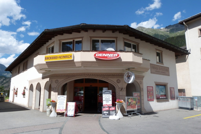 Denner und Bäckerei Heinrich in Zernez