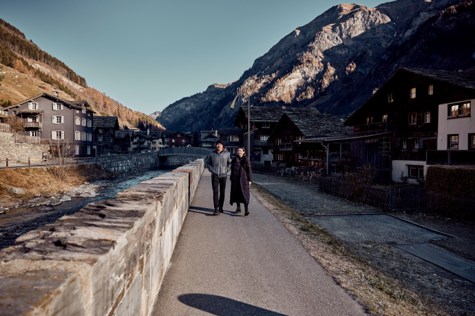Passeggiata sul sentiero della diga