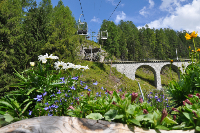 Hoch hinaus mit den Sportbahnen Bergün