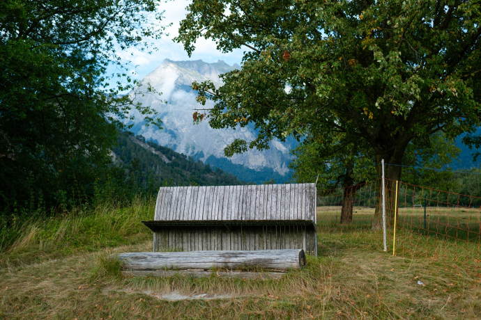 Ruhebänkli mit Blick auf Pfäfers Ruhebänkli mit Blick auf Pfäfers