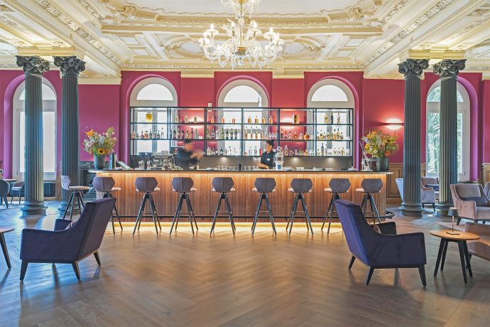 Vic's Bar (oua_604429244_image)