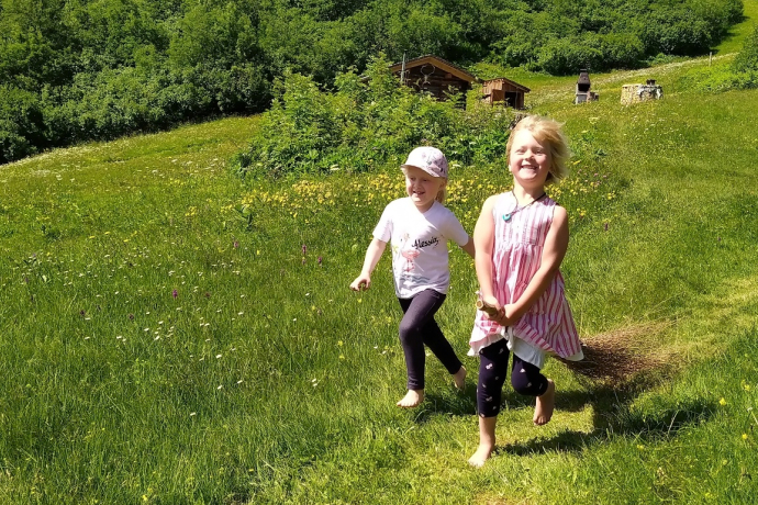 Streghetta sulla scopa.