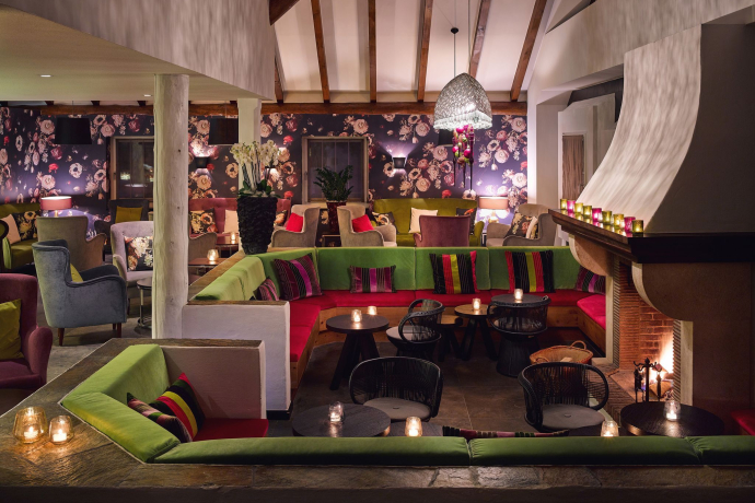 Hide&Seek Bar (oua_604533179_image)