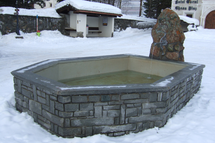 Colani-Brunnen (oua_605632576_image) Colani-Brunnen (oua_605632576_image)