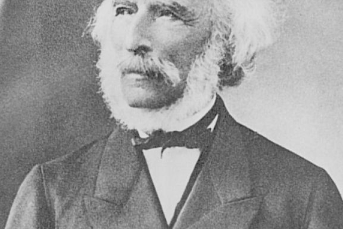 Richard La Nicca (1794-1883), junger Ingenieur aus Safien, bewarb sich erfolgreich als Assistent des Bauunternehmers Giulio Pocobelli, der den Bau der San Bernadinostrasse (1818-23) leitete. Mit erst 25 Jahren wurde La Nicca zum ersten Oberingenieur in Graubünden ernannt. Neben der Julierstrasse gehen weitere grosse Bauwerke im Kanton auf ihn zurück. Richard La Nicca (1794-1883), junger Ingenieur aus Safien, bewarb sich erfolgreich als Assistent des Bauunternehmers Giulio Pocobelli, der den Bau der San Bernadinostrasse (1818-23) leitete. Mit erst 25 Jahren wurde La Nicca zum ersten Oberingenieur in Graubünden ernannt. Neben der Julierstrasse gehen weitere grosse Bauwerke im Kanton auf ihn zurück.