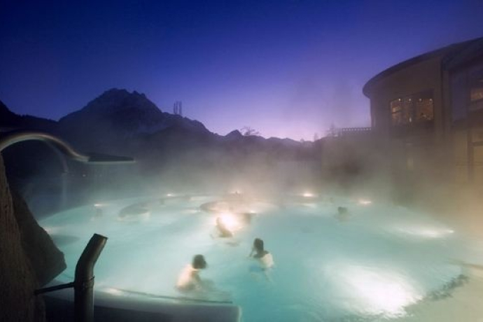 Bogn Engiadina Scuol Aussenbecken Nacht Bogn Engiadina Scuol Aussenbecken Nacht