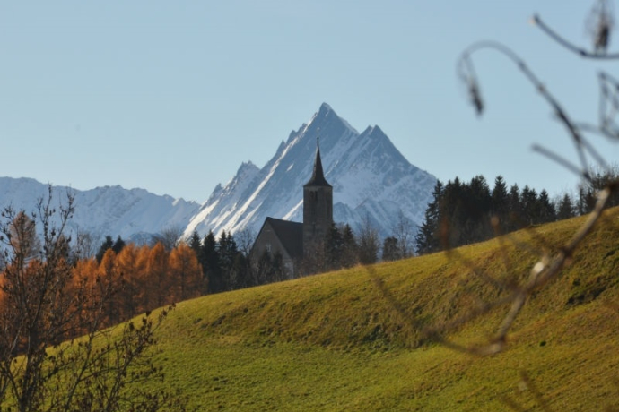 Ferienwohnung Casa Cotschna - Aussicht gegen Pleif Sommer