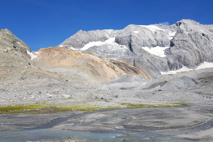 Oberhalb der Puntegliashütte ist es alpin