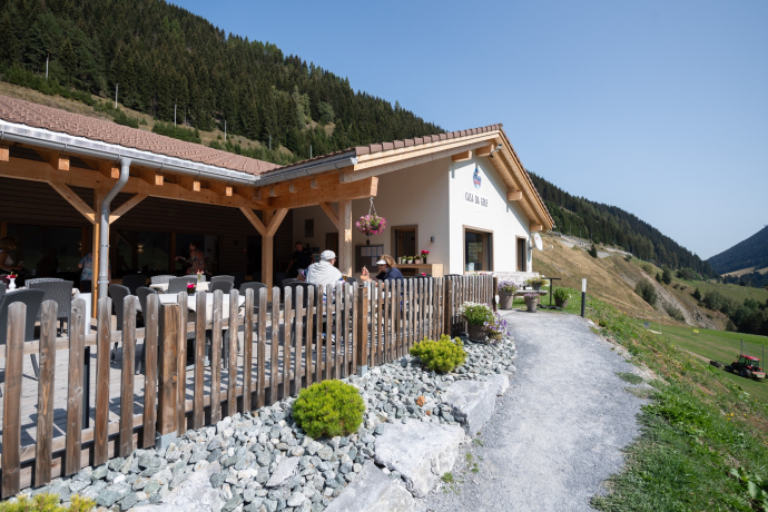 Ristorante del golf con terrazza