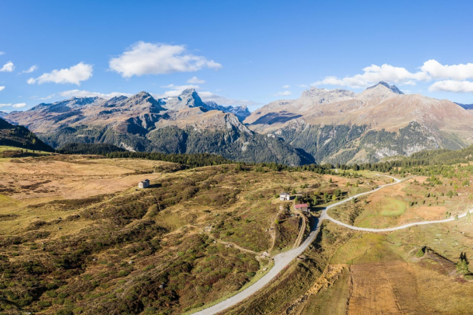 Randonnée panoramique sur les étapes 1 à 5 de l'Alpenpässe-Weg jusqu'à Tgalucas (oua_61148999_image)