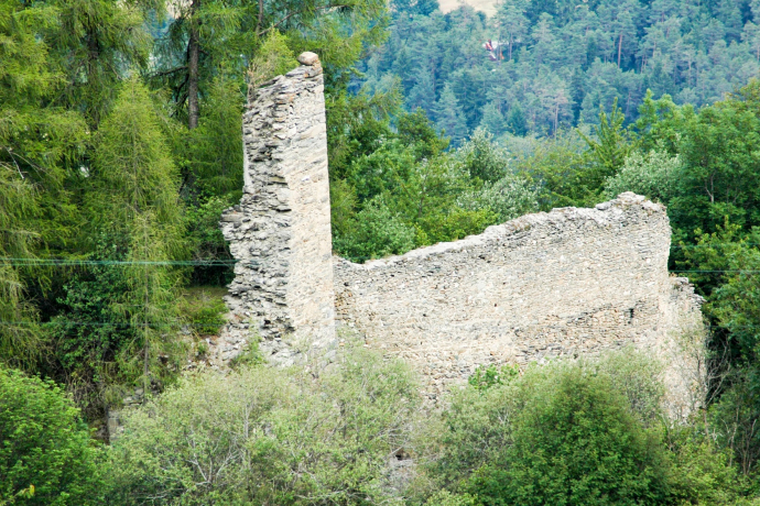 Burgruine Heinzenberg (oua_611519485_image) Burgruine Heinzenberg (oua_611519485_image)