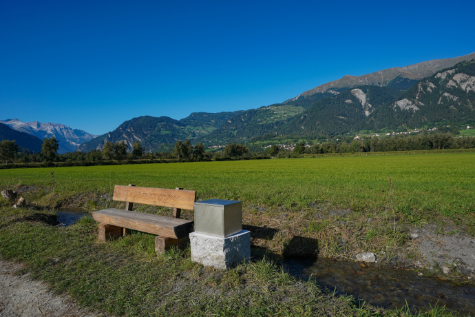 Panchina di lettura Cazis (oua_611519621_image)