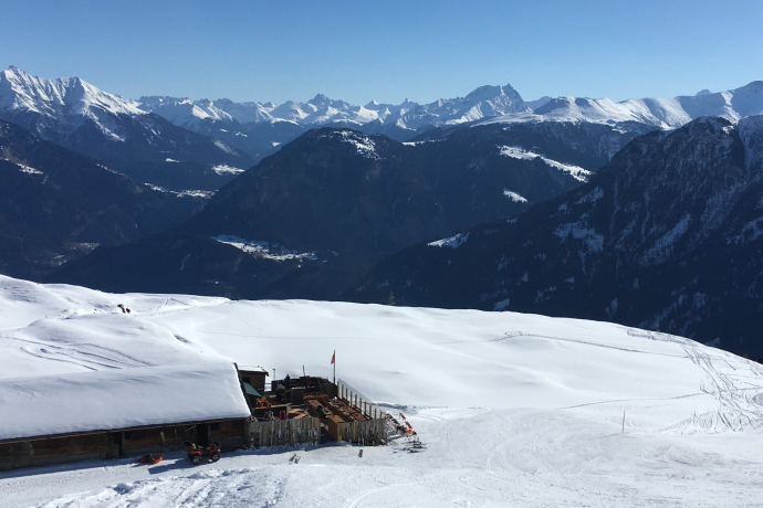 Lüsch Älpli Bar (oua_611519840_image) Lüsch Älpli Bar (oua_611519840_image)