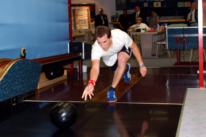 Bowling alley (oua_611520286_image)