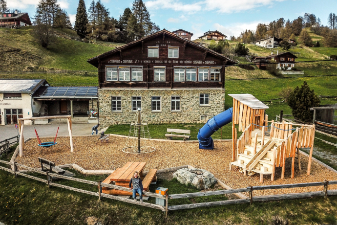 Parco giochi della scuola Feldis (oua_611520493_image)