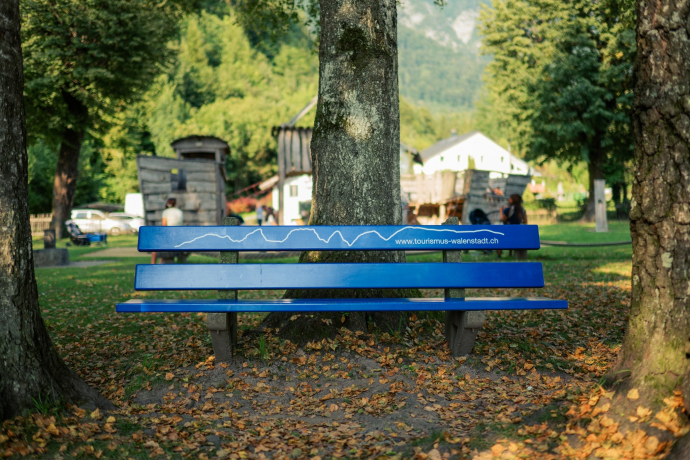 Sitzbank am Seeufer in Walenstadt Sitzbank am Seeufer in Walenstadt