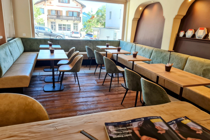 Ground shop and self-service cafe (oua_620271292_image)