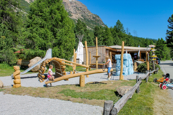 Aire de jeux pour enfants au Camping Morteratsch (oua_620271750_image)
