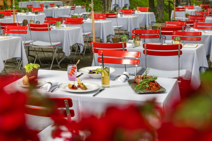 Hôtel Waldhaus - Terrasse dans la forêt de mélèzes (oua_620272088_image)