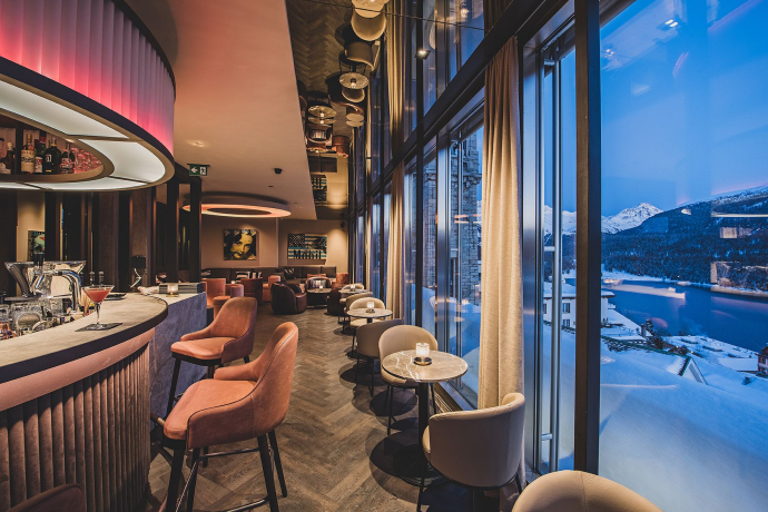 The St. Moritz Sky Bar (oua_620272134_image)