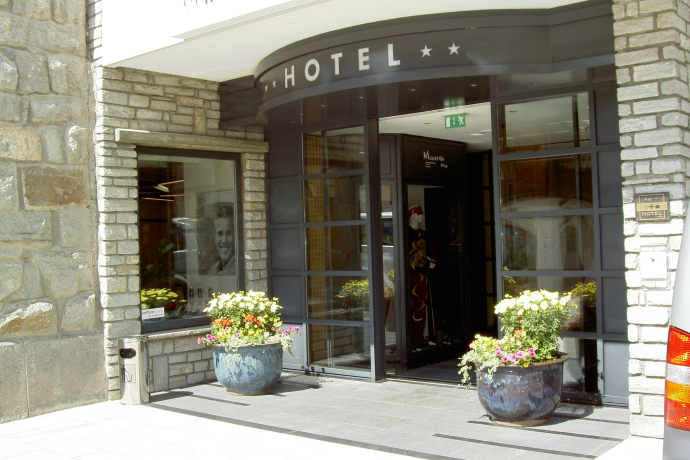 Deco Bar Hotel Schweizerhof (oua_620272725_image)