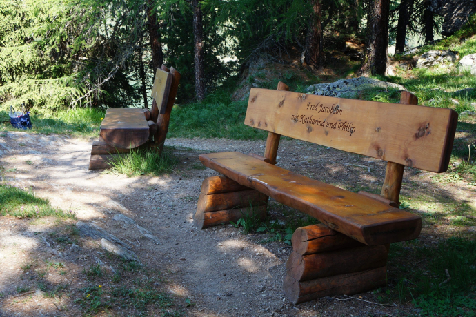 Sitzbänkli auf Halbinsel Chastè (oua_620279174_image)