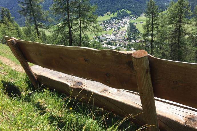 Bench Via Segantini 1 (oua_620279461_image)