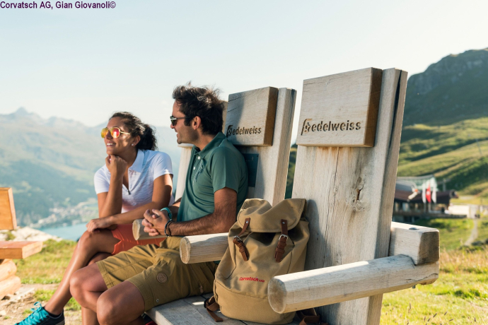 Edelweiss bench with airplane seat look (oua_620279758_image)