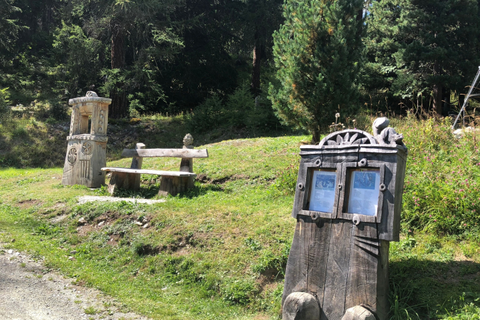 Panchina allo Schellenursliweg (oua_620279811_image)