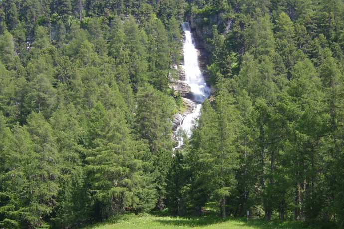 Waterfall in Surlej (oua_620279925_image)