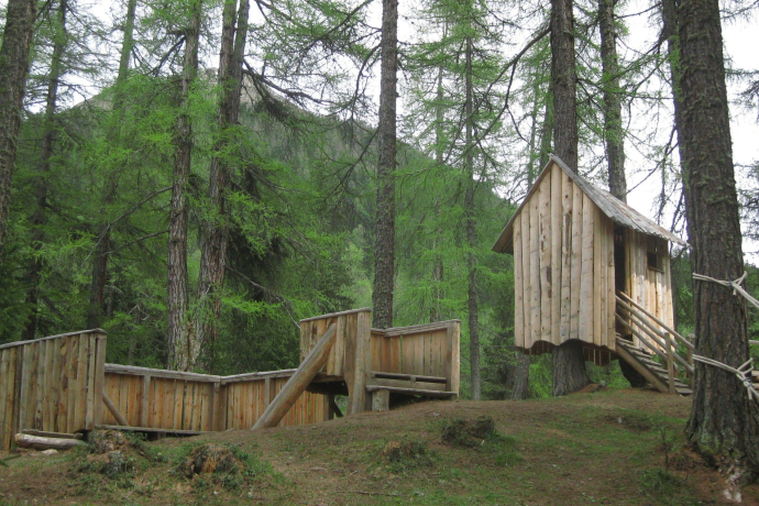 Prasüras children's playground (oua_620280486_image)
