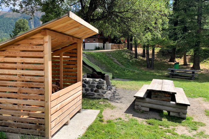 Barbecue all'aperto presso il laghetto Spuondas (oua_620280489_image)