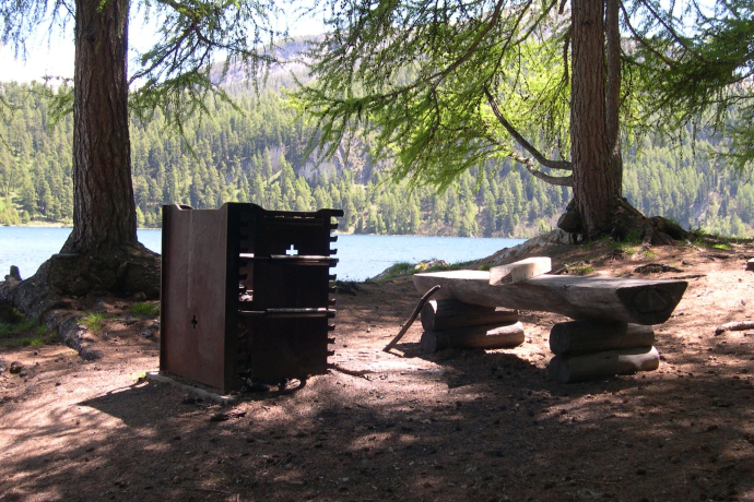 Feuerstellen auf der Halbinsel Chastè (oua_620280524_image)