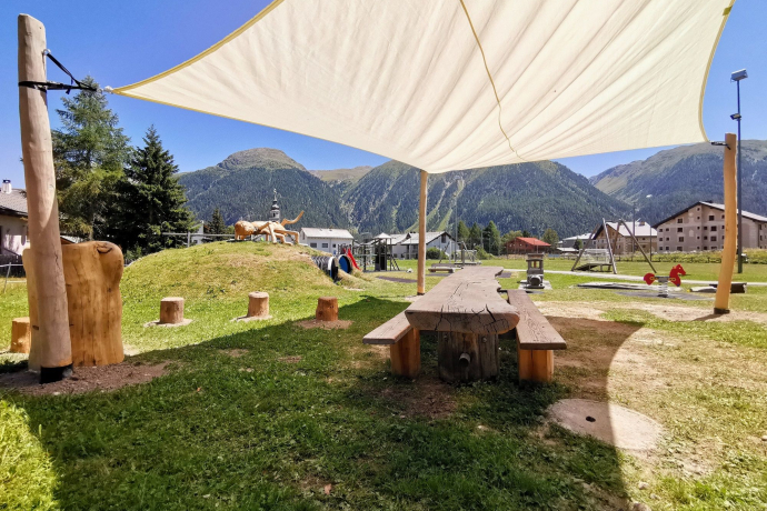 Kinderspielplatz Schulhaus (oua_620280654_image)