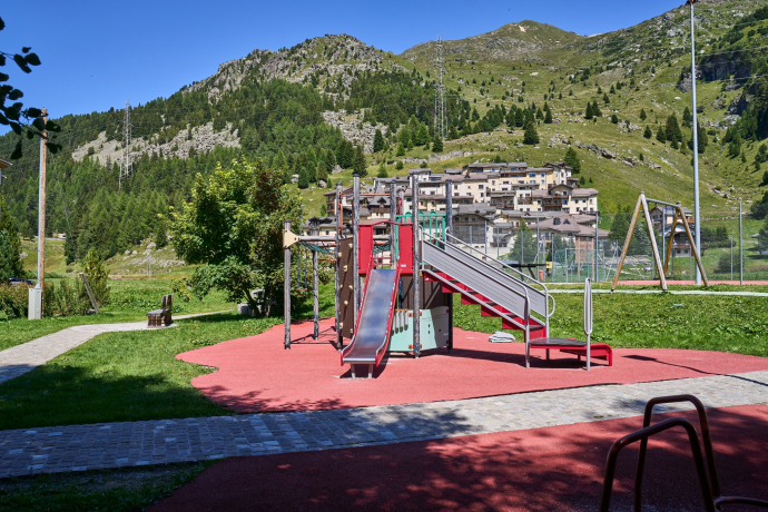 Spielplatz & Multisportplatz Jerts in Bivio (oua_620650251_image) Spielplatz & Multisportplatz Jerts in Bivio (oua_620650251_image)