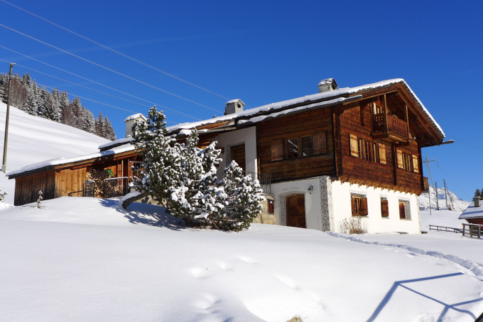 Chalet im Winter