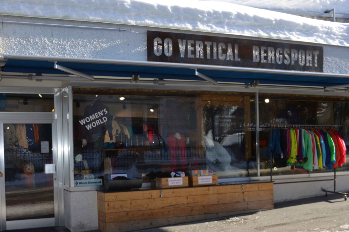 Aller aux sports de montagne verticaux (oua_621866908_image)