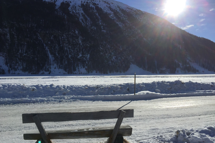 Sitzbänke Samedan Flugplatz (oua_621867095_image)