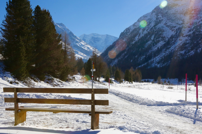 Sitzbank Runtunas (oua_621867115_image)