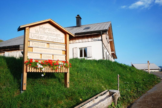 Alp Rona ideal zum einkehren und einkaufen (Alpprodukte)