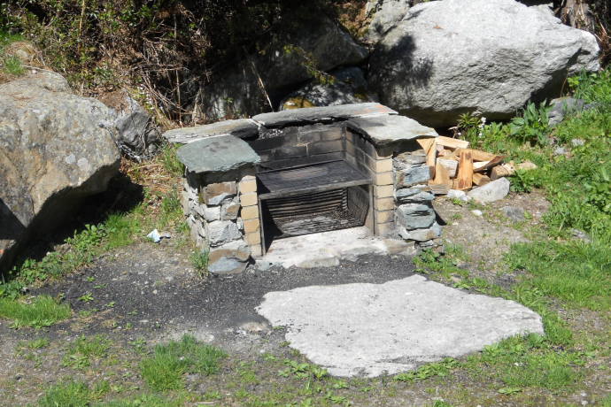 Barbecue all'aperto KuKuK presso lo skilift Aela (oua_63104719_image)