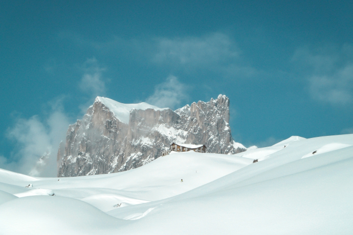 Carschinahütte SAC mit Drusenfluh